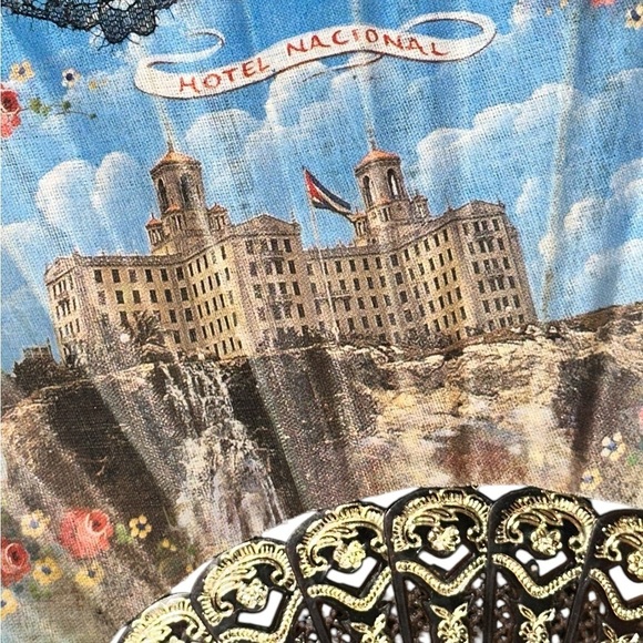 Authentic Cuban Folding hand fan with lace and Hotel Decor Design - Picture 5 of 10